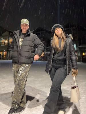 Outfit 1,2 or 3? ❄️👩‍❤️‍💋‍👨  #colorado #snowoutfit #couple #couplefits #fypシ 