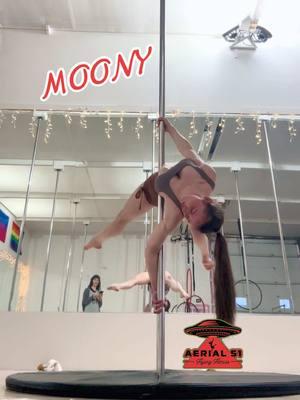 Ever see a pole move online that you want to learn? Our instructors can accommodate your requests! Advanced class with Tiffany ~ request for #pdMOONY 1st time trying & debunking it. #pole #polefitness #poledance #polelove #poledancer #polesport #oolesports #pdadvanced #advancedpole #pdmoonyvariation #poletraining #poleclass #polefit