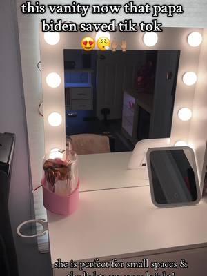 the perfect vanity for grwm's!😍💖  #tiktokban #vanity #makeupvanity #smallvanity #vanitymakeup #vanitymirror #makeup #grwm #tiktokshopfinds #tiktokshopping #spotlightfinds #tiktokshopsale #tiktokshopfurniture #tiktokshopnewarrivals #tiktokshopsales 