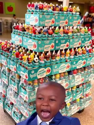 Seeing a Paradise Punch tower at Target will get you in those BIG feelings.  #good2grow #newflavor #bigfeelings #targetrun #foundattarget #tropicalflavors #tasteofparadise 