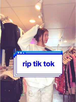 follow the ig so I can keep my job ✌️  #riptiktok #funny #socialmediamanager #fyp#trendinf#contentcreator#trending #boyslie #ipad #onfemme #onfemme_lk #onfemmebabe #shoponfemme #onfemmeboutique 