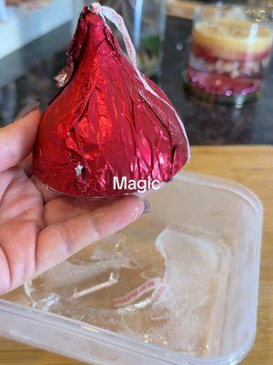 why didn't I know about this before 😱😱😱 Real or fake??? #magic #magictrick #realorfake #experiment #LifeHack #tips #tipsandtricks 