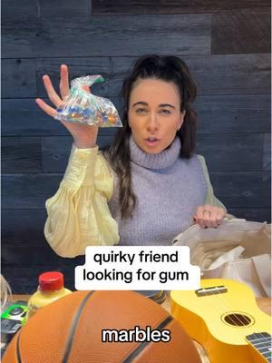 Had everything except for… gum #quirky #quirkygorl #juggling #quirkycool #ukulele 