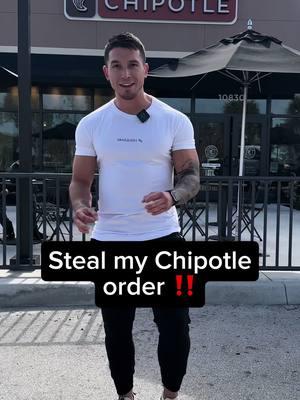 Steal my favorite chipotle meal to stay on track ‼️ Only 475 Calories and 55g of protein ‼️ Share with your friends that love eating out so we help them to stay in shape! And follow for more tips ‼️ #tips #fitnesstips #eatingout #fastfoodhacks #loseweightnow #fitness #chipotle 