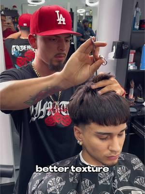 I like to Blunt cut to debulk the hair if needed and then follow up with point cutting for texture which makes Styling easier using @L3VEL3 styling powder 👌🏻 #barber #barbertips #barbertechnique #haircuttutorial #haircutting #stylingproducts 