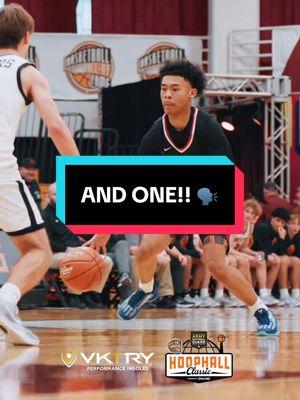 Game 1 VKTRY Play of the Game. 👟 #hhclassic #vktry #deronlyons #springfield #basketball 