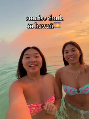 sunrise dunk in Hawaii🌅 #hawaiisunrise #sunrisedunk #oceanvlog #livinginhawaii #hawaiilife 