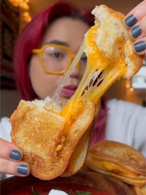 Grilled cheese mukbang 🍞🧀 ! Grilled cheese dipped in tomato sauce with some sour cream (: <3 #grilledcheese #mukbangs #mukbangvideo #mukbangeatingshow #mukbangshow #crunchyfood #comfortfood #grilledcheeseandtomato #grilledcheesemukbang #foodasmr #asmrfood #eatingshowasmr #asmrcommunity #asmrsound #izzyeatsworld 