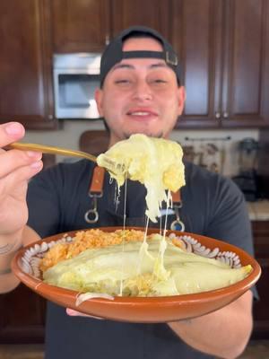 Quick and easy Enchiladas Suizas🇲🇽 #Dinnerldeas #enchiladas #Recipe #comidamexicana #mexicanfood  #foryou 