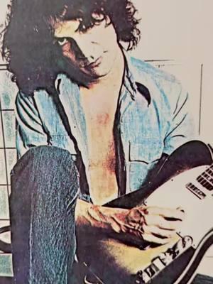 🎸 The LEGENDARY Billy Squier! 🎸 Let’s give it up for one of the most underrated rockers of all time—Billy Squier! And guess what? He’s from Boston, just like me, baby! 🏙️🔥 This guy gave us some of the greatest rock anthems EVER: 🎶 “The Stroke”: Iconic. That riff hits every time. 🎶 “In the Dark”: Moody, powerful, and timeless. 🎶 “Everybody Wants You”: Straight-up rock perfection. Billy’s voice, songwriting, and guitar work made him a legend, and his albums like Don’t Say No are absolute classics. 💿 Boston’s rock scene has produced so many legends, and Billy Squier is at the top of the list. Let’s give this man the flowers he deserves! 🌹 What’s your favorite Billy Squier track? Drop it in the comments and let’s talk rock! 🤘 #BillySquier #BostonRockLegend #ClassicRock #DontSayNo #TheStroke #UnderratedRockers #MusicTok #soundpsycho 