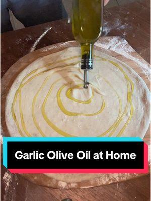 Making garlic olive oil at home (repost) #cooking #garlic #oliveoil #pizza #pizzasauce #homemade #food #onepiece #anime 