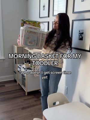 This weeks morning basket! #toddlermom #toddlermomlife #toddleractivities #toddleractivitiesathome #toddlers #toddlerscreenfreeactivity #screenfreeplay #screenfree #toddlermorningbasket #toddlermorningroutine #morningbasket 