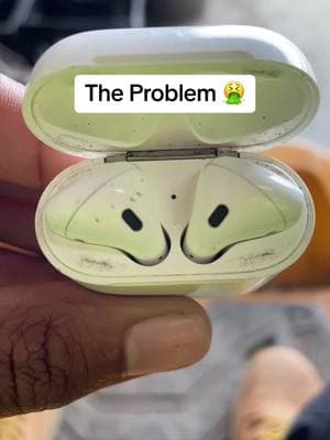 #airpodcleaner #airpodscase #apple #airpod #gross 