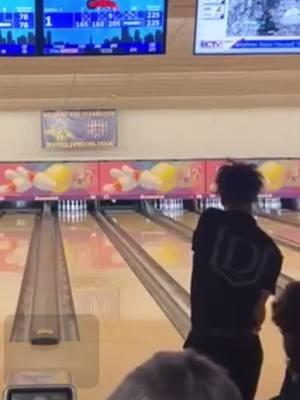 That slide was wavyyy😮‍💨 • • • #fyp #explorepage #twohandedbowling #CollegiateBowling #viral #trending #strike #davenportbowling #2025 