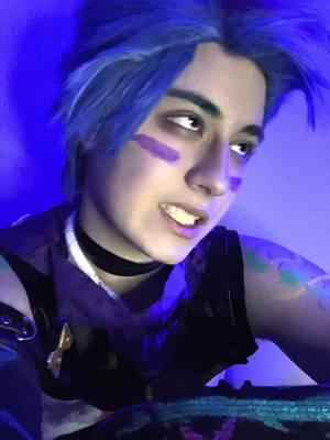 Obsessed with the lighting #jinx #jinxcosplay #mascjinx #mascjinxcosplay #genderbentjinx #genderbentjinxcosplay #jinxarcane #arcane #arcanecosplay #arcaneleagueoflegends #arcaneseason2 