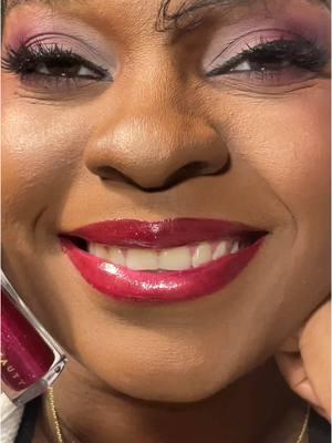 #CapCut just look at the material @Fenty Beauty #redgloss #redlipstick #redlips #redlip 