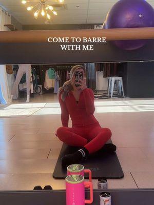 come to a barre class with me 🩰✨ #grwm #barreclass #barre #barreworkout #workout #workoutwithme #comewithme #Vlog #dayinmylife #morningroutine 