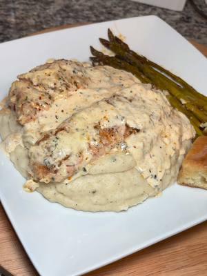 Marry Me Salmon, Red Skin Mashed Potatoes, Italian Asparagus & Dinner Rolls ….sooooo good!!! 🔥🤤👩🏾‍🍳🍣 #MarryMeSalmon #Salmon #RedSkinMashedPotatoes #Asparagus #HappyWednesday #DinnerIdeas #seafood #Foodie #seafoodie #delicious #foodtiktok #viraltiktok #viral #foryoupage #fyp #fypシ 