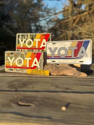 A little twist to our classic yota plates now available on the site exclusively! Any background color and two stripe variation colors  #yota #toyotatrucks #tacoma #bubbatruck🌾 