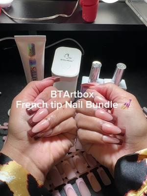 Actually love this kit ! 🤍🤎🩷@BTArtboxnailsofficial   #neutralaesthetic #neutralfrenchtips #btartboxfrenchtips #frenchtipnails #nailbundle #btartboxnails #buildergel 