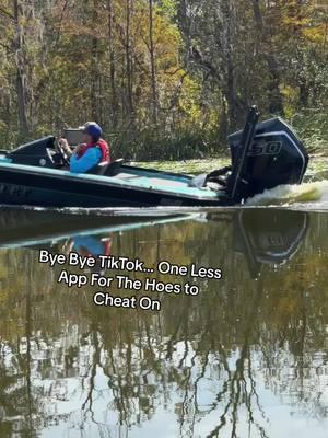 Lets Hope TikTok Doesn’t Get Banned #bassboat #seehergreatness #mercurymarine #fypシ゚viral #bassfishing #fishing #flbassnation #fyp #greenscreen #viral #feeltherush 