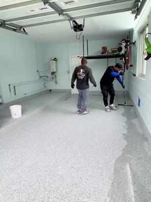 Garage epoxy flake profesional . Epoxy 239 #epoxy239 #garageepoxy #epoxyflake #epoxyfloors #garagepoxy #epoxy #graciasDios 