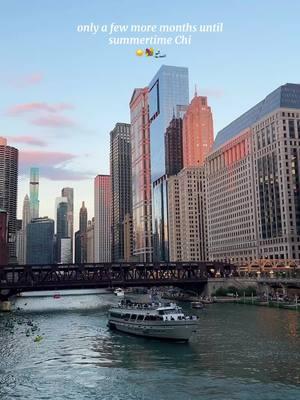 chicago in the summer hits different☀️🤭 • • • #chicagosummer #cityvibes #travelchicago #chicago #summertimechi #chicagolife #citylights #chicagoskyline #chicagosummers #chicagotiktok 