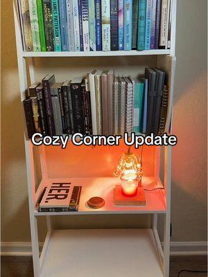 Cozy corner update!! #cozy #cozyathome #hygee #livingroom #homedecor #homedecorideas 