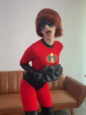 Made ya look 😜 #mrsincredible #pixar #pixarcosplay #cartooncosplay #superhero 