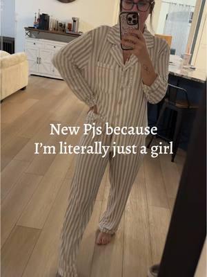 Omg I’m in love with these New Pjs!!! This is the softest material I’ve ever put on my body! #pinklily #newpjs #pajamas #newpajamas @The Pink Lily 