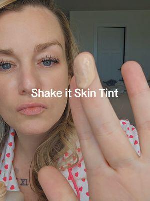 80% treatment / 20% pigment! I love skincare that doubles as makeup! #skincaremusthaves #ernolaszlo #ernolaszloskincare  #shakeitskintint #ernolaszloshakeit  #largepores #oilyskin #oilyskincare  #oilyskinfoundation  #largeporestreatment  #largeporesmakeup #largeporesskincare  #porerefining #poreminimizer 