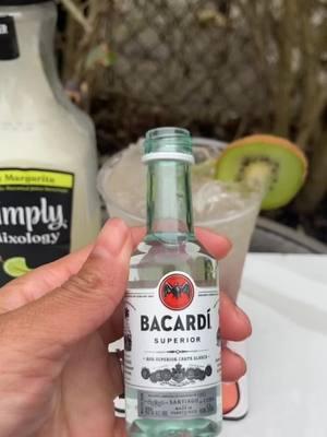 #teamwork #teamworkmakesthedreamwork #thirstythursday #drinkrecipes #weekendvibes #shotshotsshots #everydaywelit #mixdrink #bacardi #mixology #mixologist #drinks #tiktokdrinks 