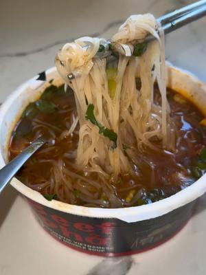 Eat my favorite #instantpho with me #pholicious #pho 