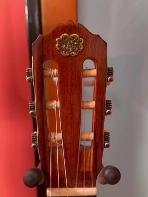 Check out this incredible 1928 Hermann Hauser I guitar previously owned by JULIAN BREAM! #classicalguitar #guitar #guitartok #guitarsaloninternational #classicalguitarist #tiktokguitarplayer #rareguitars 