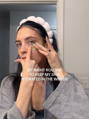 keeping your skin hydrated in this cold weather is so important!! #fyp #foryou #girlsgirl #forthegirls #relatable #nighttimeroutine #hydratedskin #nightvlog #nightroutinecheck #selfcaretiktok 