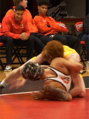 Jesse Burg takes down Elijah Zepeda in route to a major decision... see the full match at youtube.com/@wrestlingspot #elijahzepeda #carthagecollege #jesseburg #lakelanduniversity #149lbs #ncaawrestling #nacc #cciw