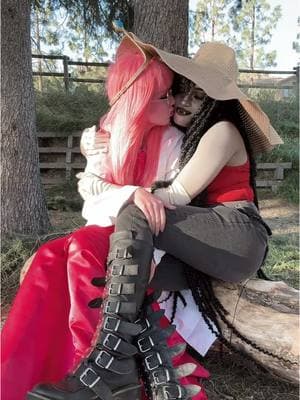 hey marceline @earthy 🎀 #wlw #adventuretime #bubbline #princessbubblegum #marcelinethevampirequeen #cosplay 