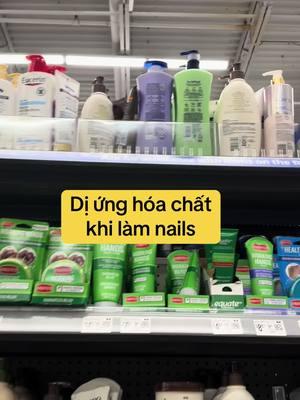 Dị ứng hoa chất khi làm nails #linhleomy #usa🇺🇸 #tiktoker #viralvideos #nguoivietomy #nailtech #2025 #skincare #xuhuong #xuhuongtiktok #nailtechlife #lamnailomy #lamnailomy #idonails #nails #allergies #chemicalburns #hands 