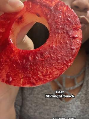 Best Midnight Snack Taki Seasoning Pineapple #creatorsearchinsights #taki #takis #seasoning #midnightsnack #snack #snacks #taste #tastetest #snackideas #minkreacts #Foodie #foodtiktok #FoodTok #mukbang #eatwithme #pineapple 