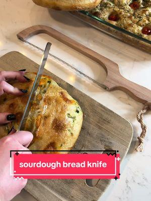 Makes cutting through the thick crust so easy #sourdough #sourdoughbread #breadknife #sourdoughtok #sourdoughhack #fyp #fypシ #fy #viral #seattle #sourdoughstarter #yummy #Foodie #jalapenocheddar #yum #bread #sourdoughbaking #baking #foccacia #cookingwithmadd #sourdoughforbeginners 