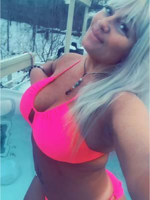 Super cute hot pink bathing suit by #MomsofTikTok #ginlustig #shop #summervibes #vacation #beach #beauty #bathingsuit 