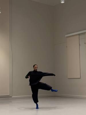 🥹🥹 #dance #improv #contemporaryart #ballet #boysdancetoo #dancer #dancing #art #contemporarydance 