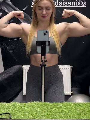 Irina Maksii #GymTok #biceps #muscularwomen #strong #FitTok #fitnessmotivation #workoutmotivation #foryoupage #fypシ゚viral #femalemuscle #fyp #girlswholift #girlswholift #flex 