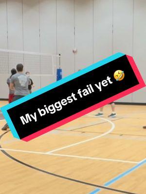 💀 #volleyball #friends #fyp #foryourpage #OhNo #andnothingcangowrong #ohnoitallwentwrong #sportsfail #sportstiktok #laughing #crying #haikyu #haikyuu 