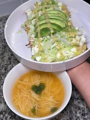 Tacos dorados & sopita de fideo is such a comfort meal🥹❤️  #sopita #sopadefideo #sopitadefideo #tacosdorados #cooking #DinnerIdeas #comidamexicana 