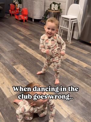 They get those moves from their mama 😉😋 #boymom #motherhood #lifewithboys #mama #twinboys #twinlife #twinmom #thisisus #twothentwins #twinmom #twinmama #momsofmultiples #thisismotherhood #wrighttwins #wrightbrothers #momofmultiples #momlife #momsofinstagram #twinsofinstagram #fyp #brothers #purechaos #twinlife #momhumor #thisiswhyimhot