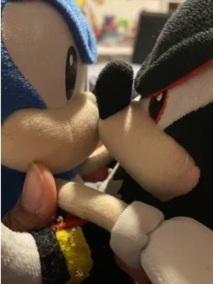 Sonic family problems… 💔 #sonic #sonicthehedgehog #shadowthehedgehog #classicsonic #sonicplush #classicsonicplush #shadowplush #family #chuuyasimp_09 #♡fyodor♡ #fy #fypツ 