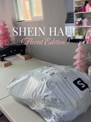 Preparing for Valentine’s Day♥️ IG: Florecitas.alo🌸 @SHEIN @SHEINUS #sheinhaul #florist #bouquet #floralsupplies #shein #ValentinesDay #valentine #209 #209📍 #559 