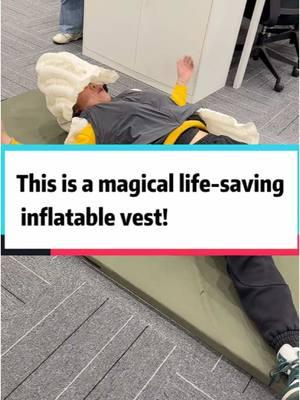 This is a magical life-saving inflatable vest！ #inflatablevest #lifesavinggear #survivalessentials #magicalprotection #sourcing #jingsourcing #importfromchina 