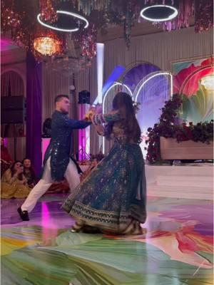 Amazed that we were able to choreograph and perform this #starwars #theweeknd #darthvader #obiwan #mehndidance #desicouple #couplesdance #mehndi #shaadimubarak #valima #lightsaber #lightsabertricks #dancetutorial #indiandance #bollywoodsong #bollywooddance #anakinskywalker #sangeet @The Weeknd @Star Wars @Disney+ 